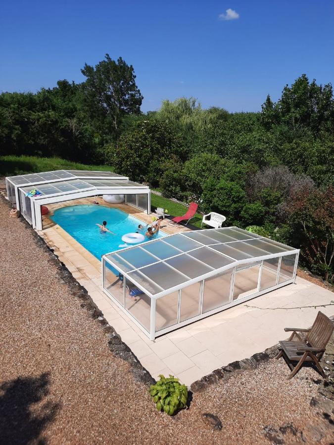 Gite La Pironniere - Piscine, Nature, Au Bord De La Riviere Montreuil-sur-Maine ภายนอก รูปภาพ